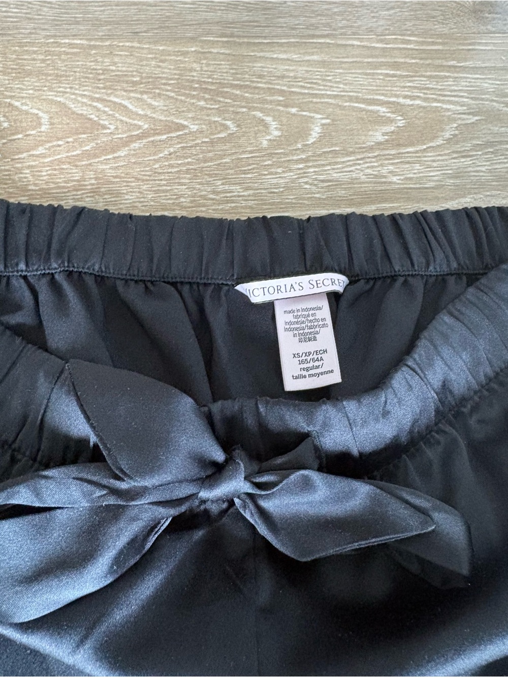 Victoria’s Secret Black Satin Pajama Set with White Piping - Picture 4 of 5